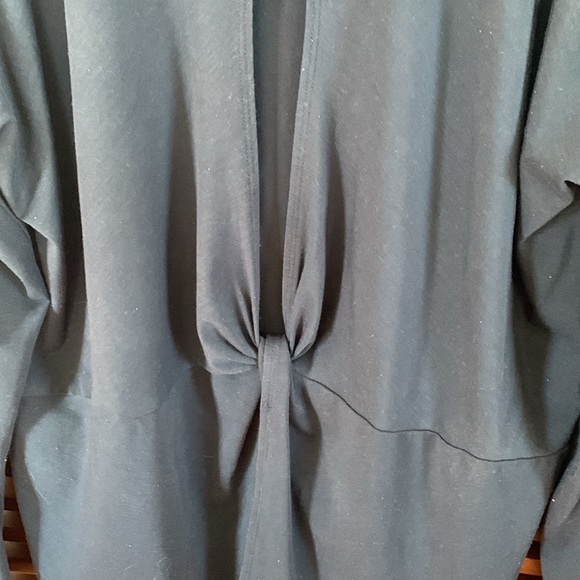 Athleta active top - Picture 5 of 9